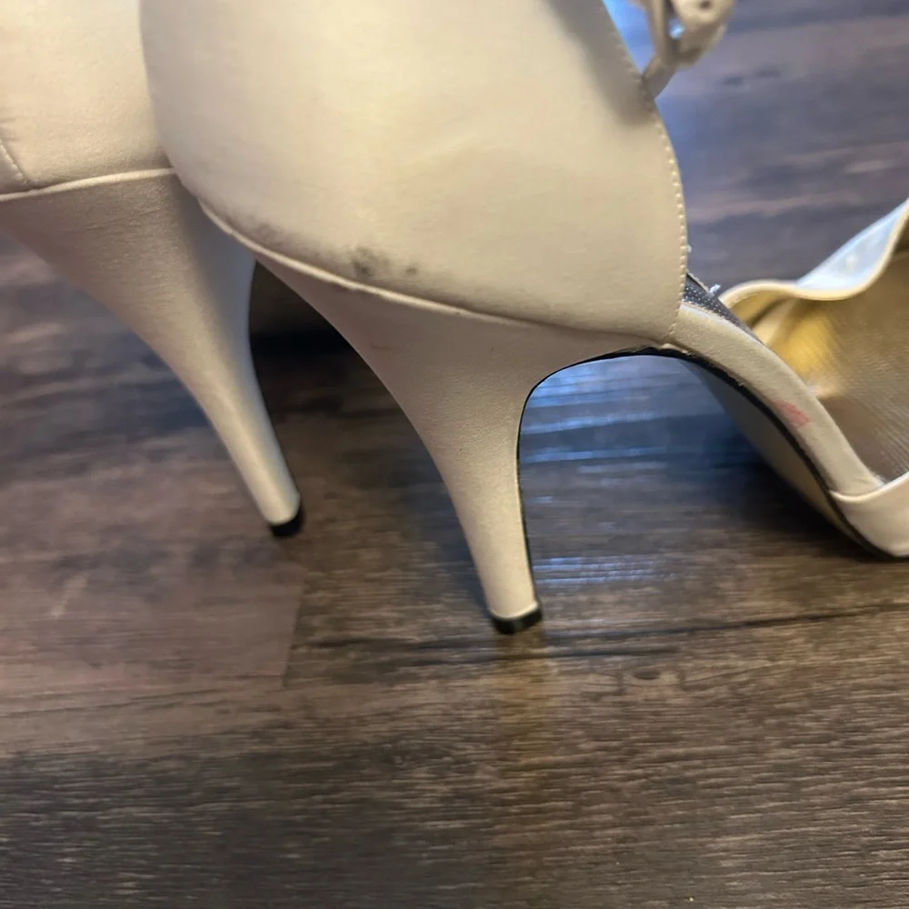 Nina Electra Ivory Elegant Peep-Toe Heels with Bow, Size 10 - Picture 7 of 10